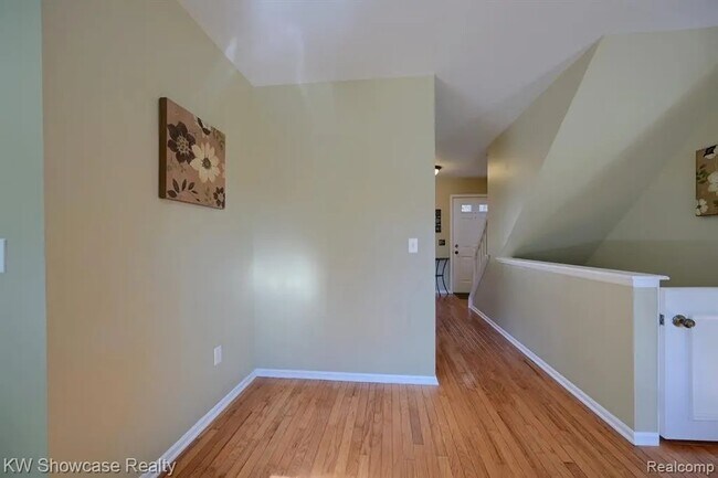 Foto del edificio - 24509 Simmons Dr