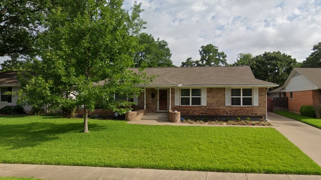 Photo - 10535 Lakemere Dr House