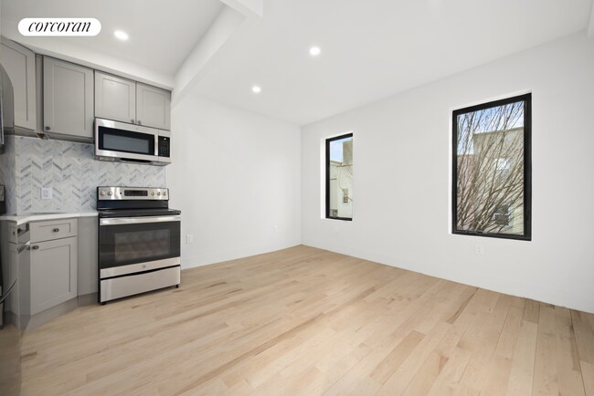Building Photo - 271 Ainslie St