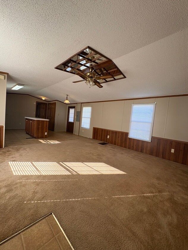 Foto principal - Spacious 3 Bed 2 Bath Mobile Home
