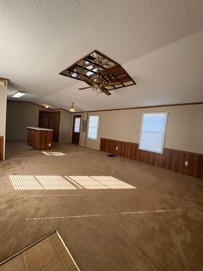 Building Photo - 506 Edison Ct
