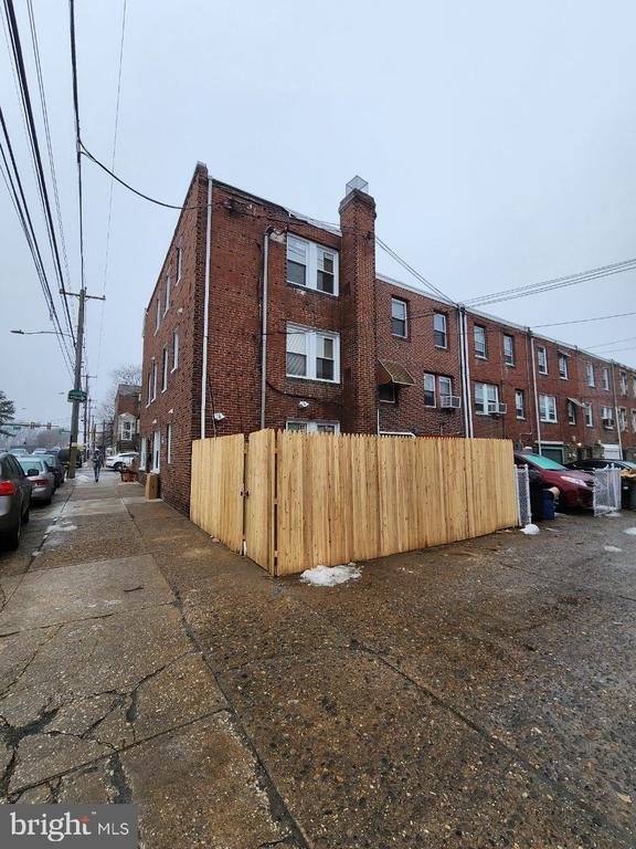 Building Photo - 5601 Ormes St