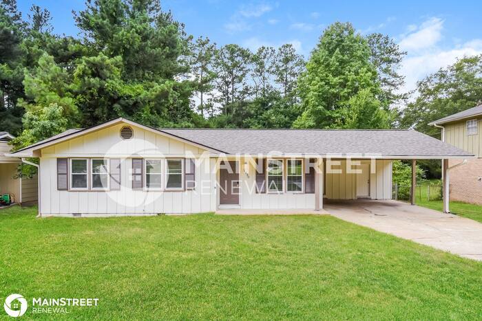 Primary Photo - 2830 Foxlair Trl, College Park, GA 30349