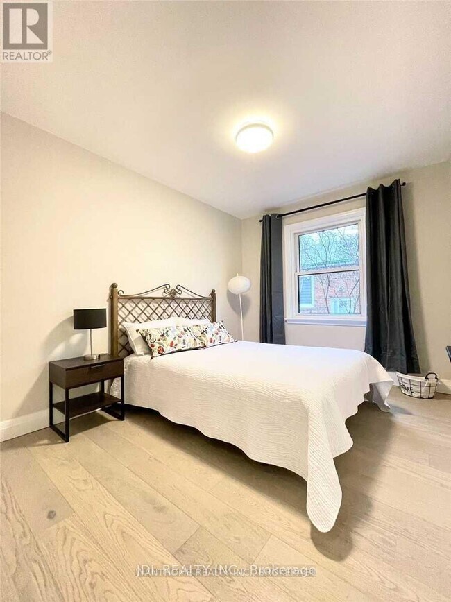 Building Photo - 379 Alper St