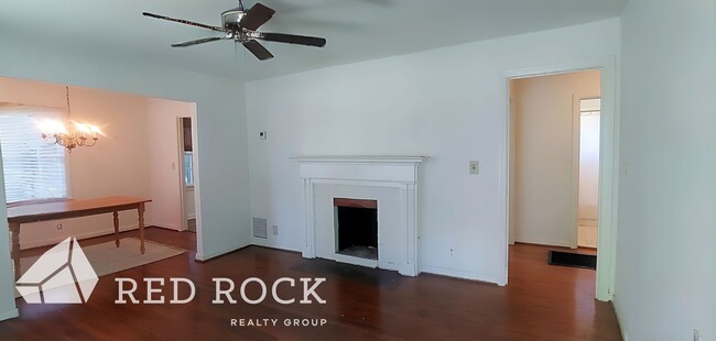 Foto del edificio - Cute 3 BR, One Bath Home in Vestavia Avail...