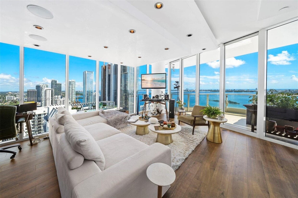 Foto principal - 2020 N Bayshore Dr