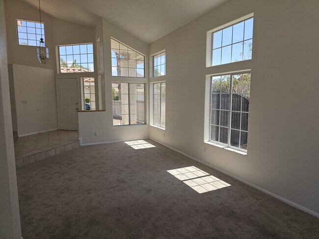 Building Photo - 150 Kachina Dr