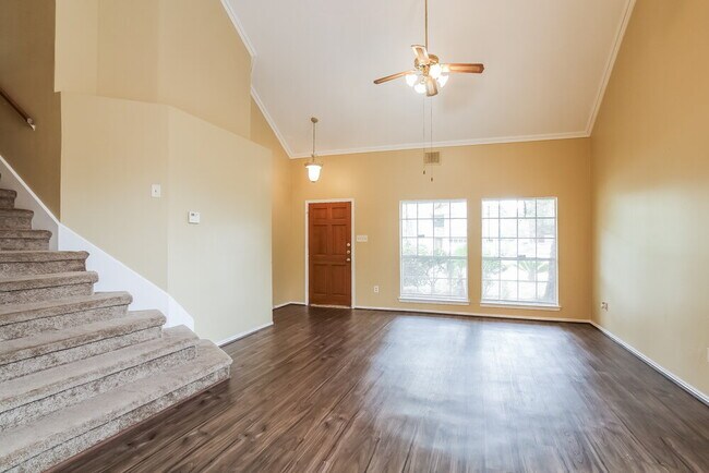 Building Photo - 6018 Fern Hollow Ct