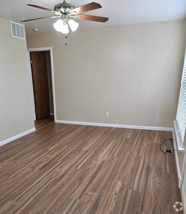 Sandstone Ridge South Apartments for Rent with Washer & Dryer Berea