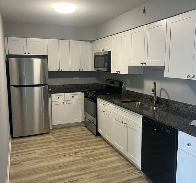 390-101-7 - 392 Executive Dr