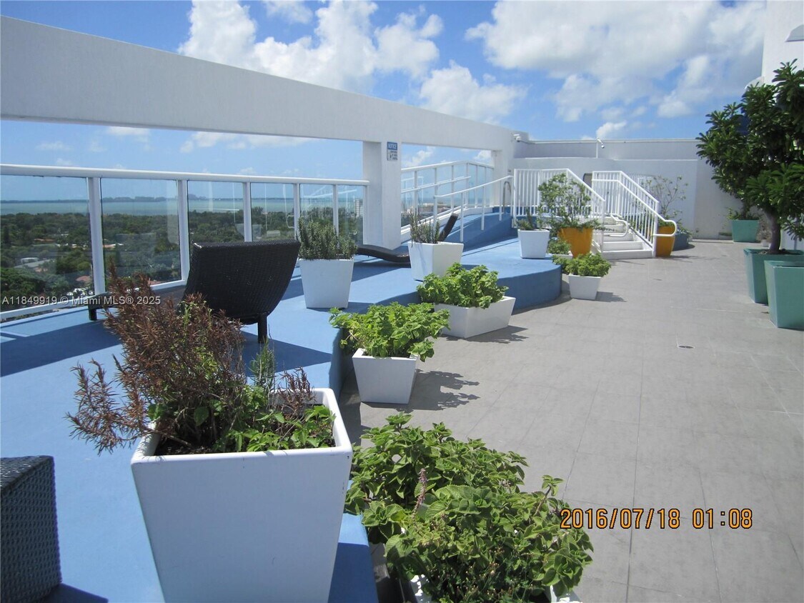 Foto principal - 1401 SW 22nd St