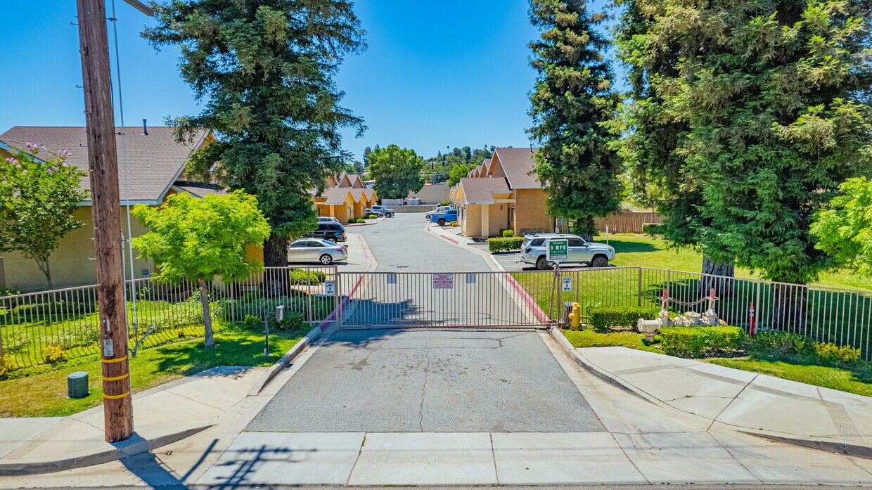 Primary Photo - 32021 Avenue E