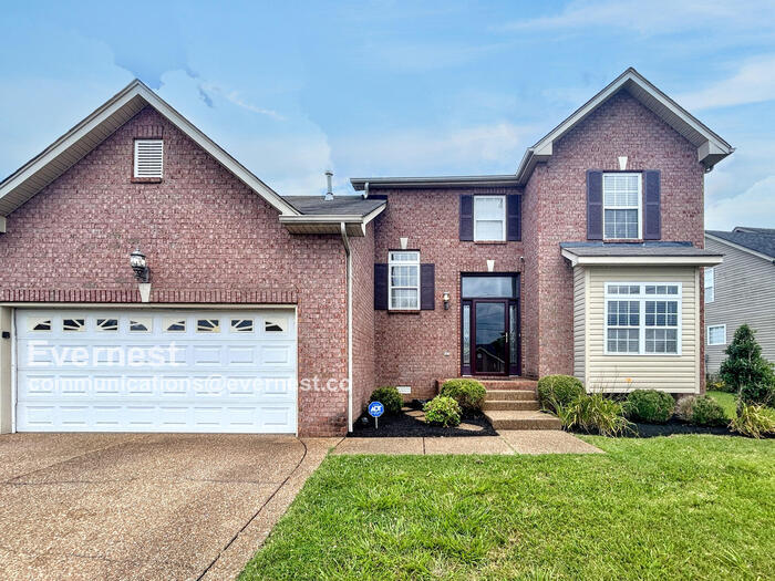 Foto principal - 3420 Chateau Valley Ln