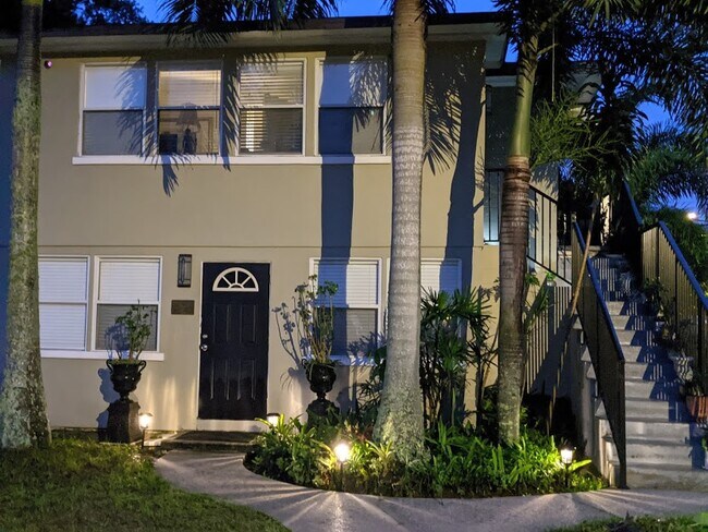 Building Photo - 496 28th Ave N