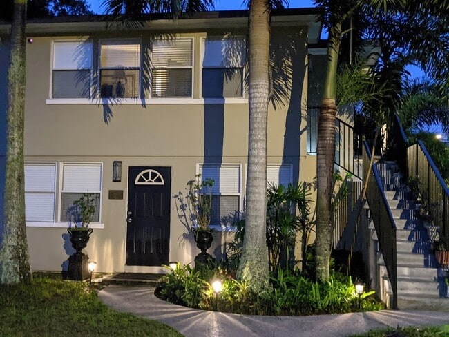 Building Photo - 496 28th Ave N