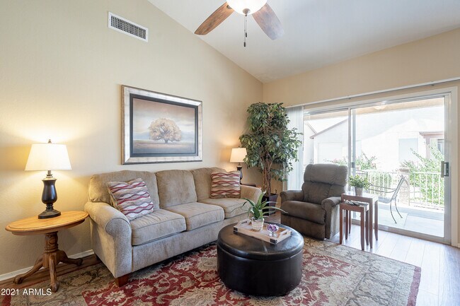 Foto del edificio - 1802 E Peach Tree Dr