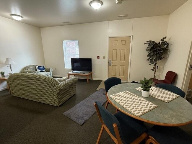 Building Photo - 1950 W 1st St