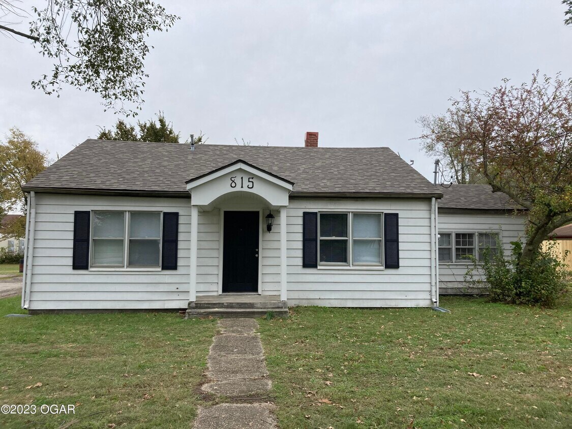815 Van Winkle St, Joplin, MO 64801 Condo for Rent in Joplin, MO