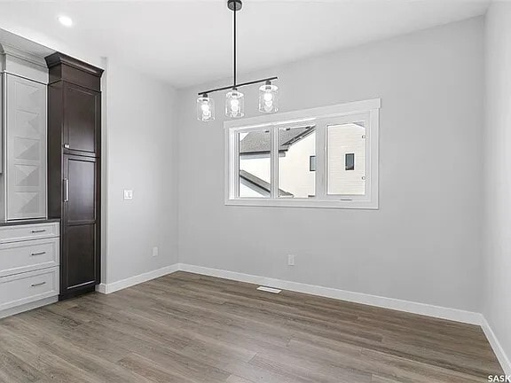 Building Photo - 580 Kalra St.