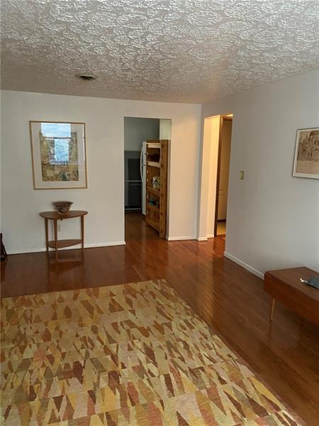 Foto del edificio - 5523 Ellsworth Ave