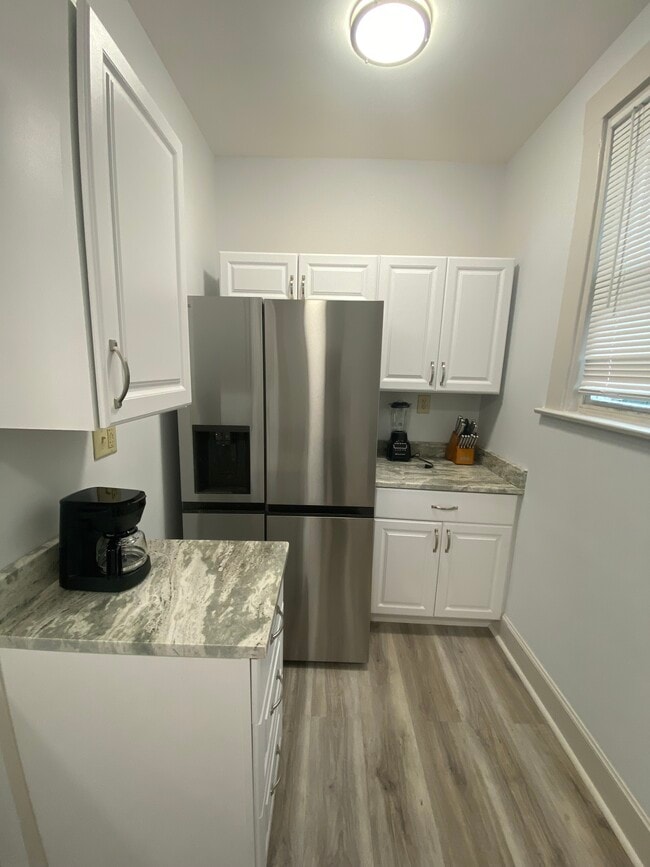 Foto del edificio - 1854 Hewitt Ave