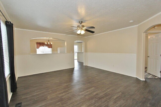 Foto del edificio - Spacious Home in Quiet Neighborhood