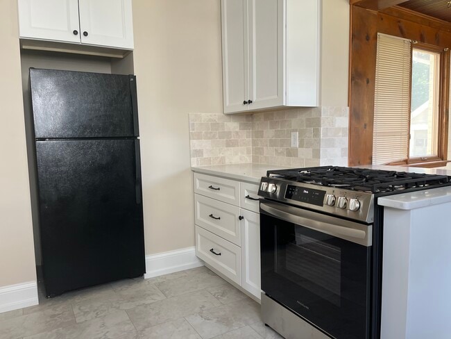 All new kitchen - 3547 Edwards Rd