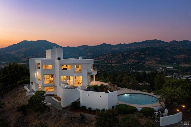 Foto del edificio - 375 Kortum Canyon Rd