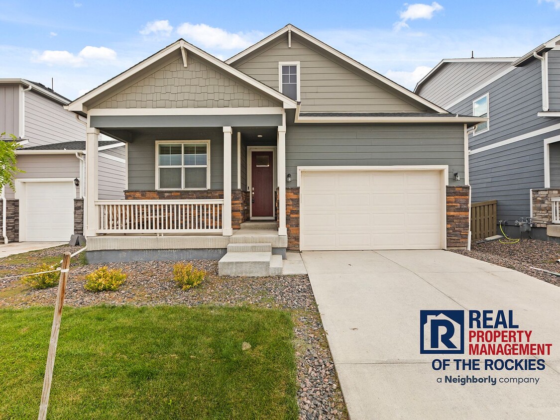 Foto principal - Fantastic 4-Bed, 2-Bath Ranch Style Home i...