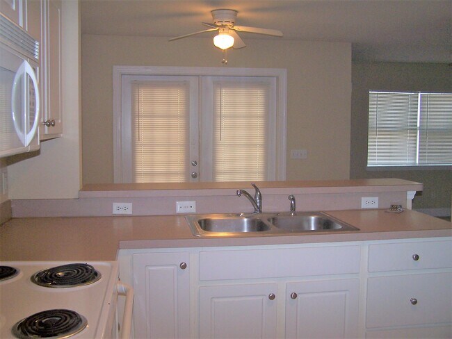 Building Photo - 82 Cassandra Ln