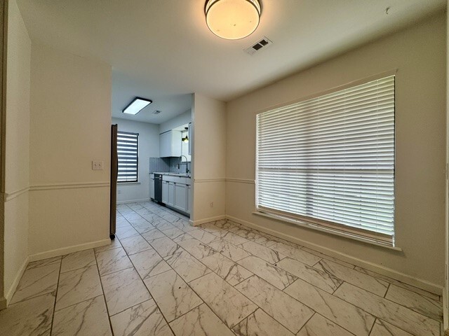 Building Photo - 207 Jonathan Dr