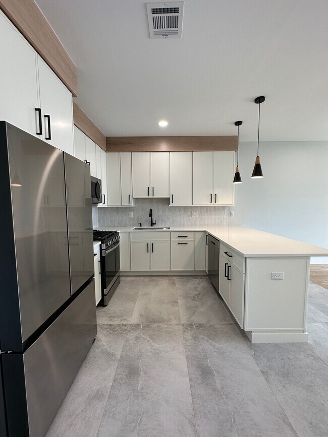 Building Photo - 56 Brill St