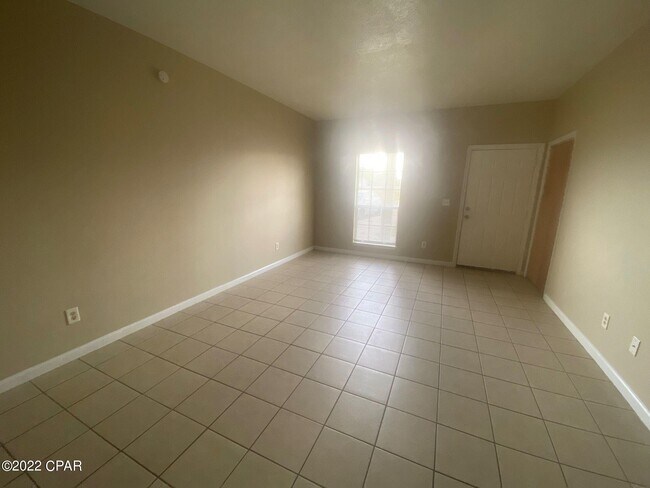 Building Photo - 3902 Wave Ave