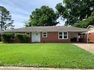 Foto principal - 3 br, 2 bath House - 2320 Douglas