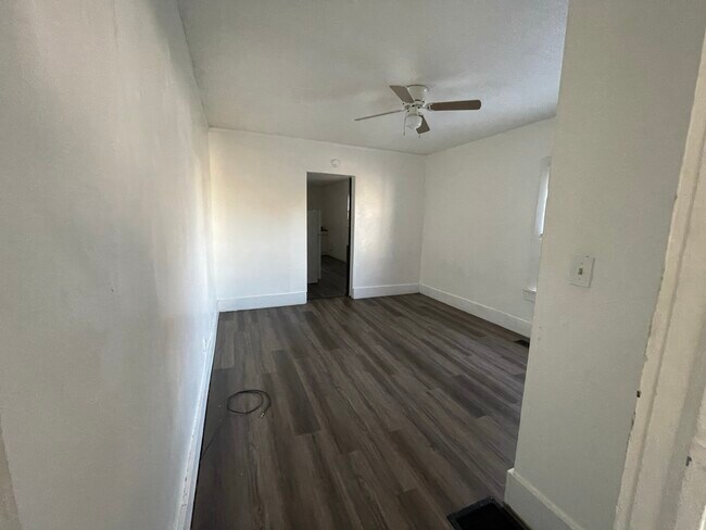 Foto del edificio - 765 S Main St