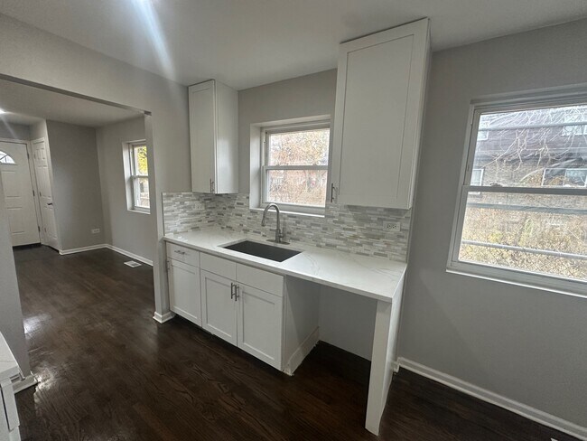 Cocina - 11350 S Aberdeen St