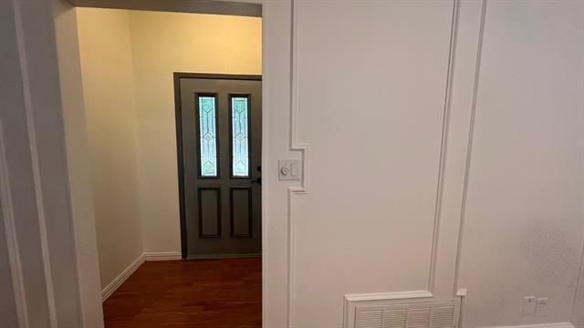 Building Photo - 8820 Woodstream Dr