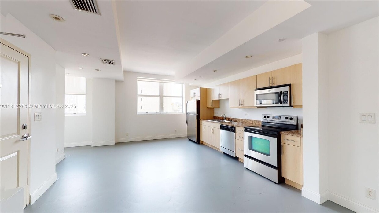 Primary Photo - 111 E Flagler St