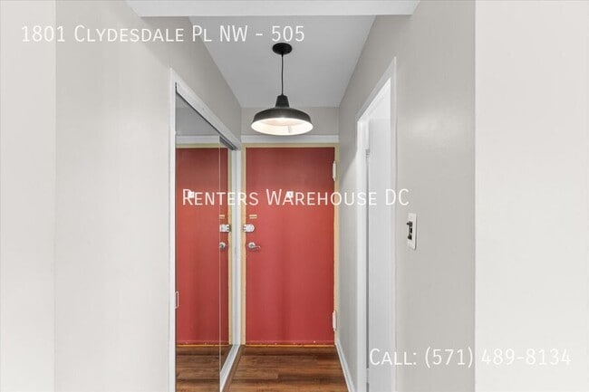 Building Photo - 1801 Clydesdale Pl NW