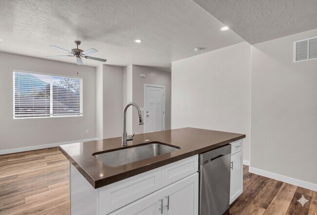 Building Photo - 839 S 1760 E