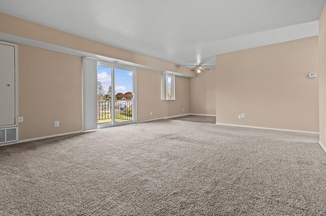 Building Photo - Six Trails Apartments - Saline, MI