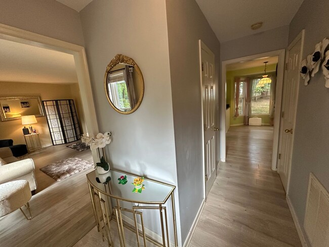 Building Photo - For Rent: Charming 4-Bedroom Colonial in C...