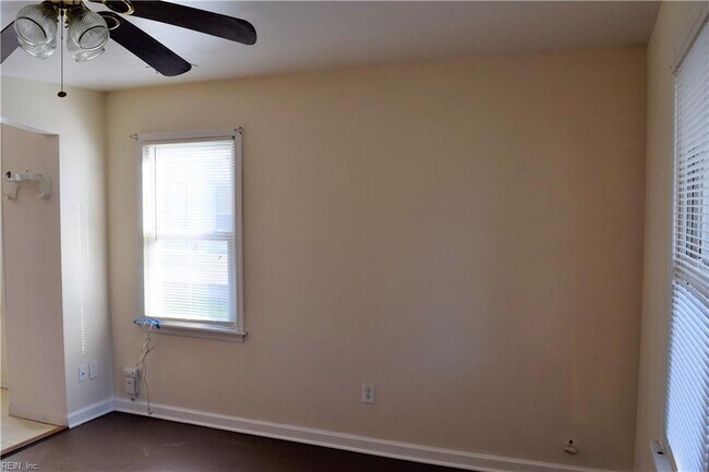 Building Photo - 1531 Morgan Dr
