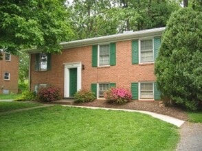 Building Photo - 1706 Cedar Hill Rd