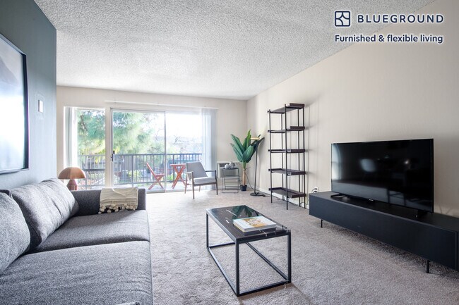 Foto del edificio - 877 Heatherstone Way