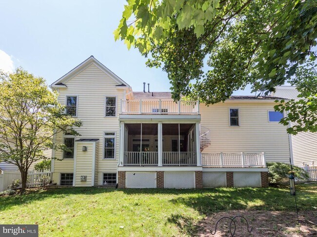 Building Photo - 948 Gentlewood St