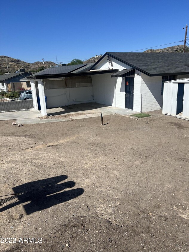 Primary Photo - 1350 E Sahuaro Dr