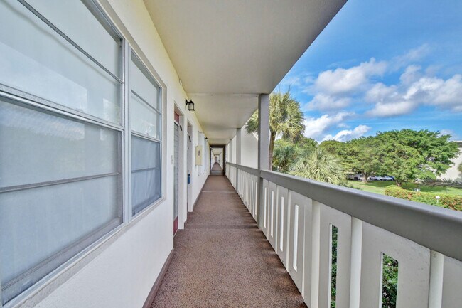Building Photo - 3401 Bimini Ln