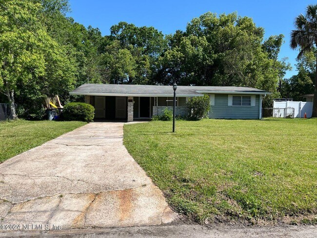 Building Photo - 6455 Solandra Dr
