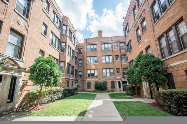 Primary Photo - 1361 W Estes Ave